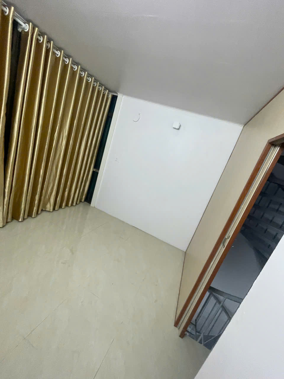 Cho thuê nhà ngõ 29 Phố Lạc Nghiệp , 3 tầng, 20m2, 2 ngủ, 2 WC, 6.5 triệu ở gia đình, nhóm - Ảnh 2